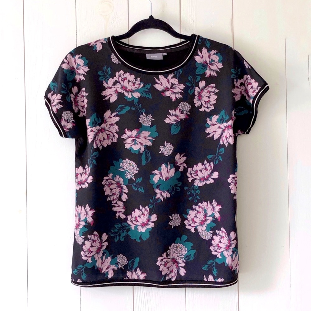 B.Young Panya Blouse with Rib Floral Black and Pink Size XS / S